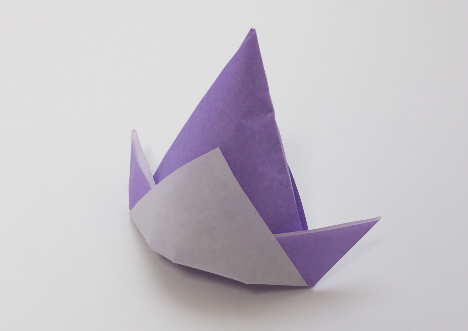 図解で簡単折り紙 三角帽子 の折り方 人形遊びや飾り付けなどに