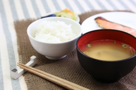 やっぱり大事!早寝早起き朝ごはん》その理由と子どもに伝える良い方法