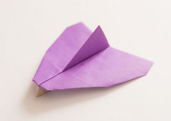 紙飛行機の折り方１９選 よく飛ぶ定番から超簡単な作り方までドドンッと大集結